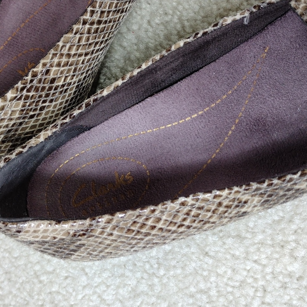 Clarks Women's Gray And Tan Python Print Leather … - image 3